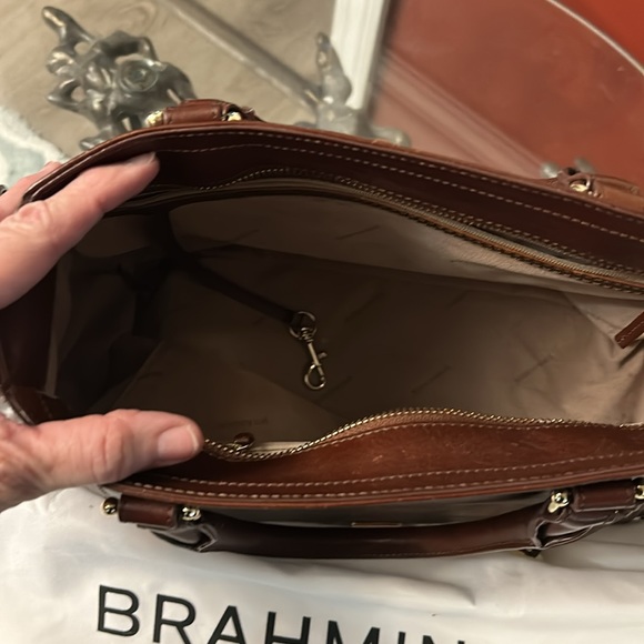 Brahmin Topsail brown leather bag. A lot of room for the size. - Picture 3 of 4